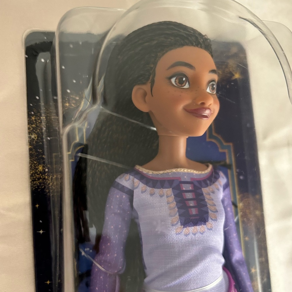 Disney Wish - Asha Of Rosas Posable Fashion Doll Brand New Sealed - Picture 3 of 4